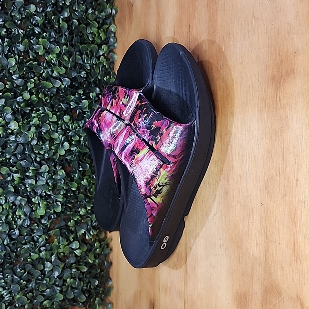 OOFOS OOahh Limited Slide | Size: 8 Womens | Black